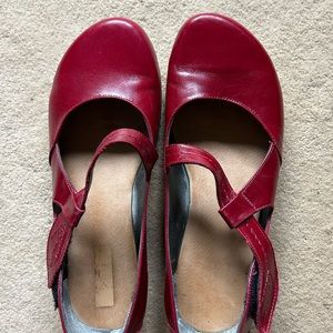 Figura shoes Mary Jane style Velcro top strap good condition Sz 40